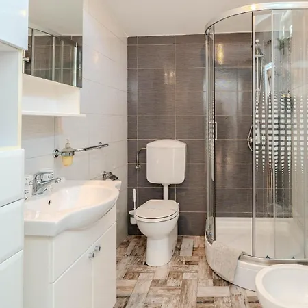 Cherry Pool Crikvenica By Guide Apartmán